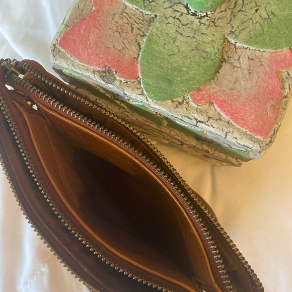 Unbranded small  brown crossbody - Picture 4 of 14